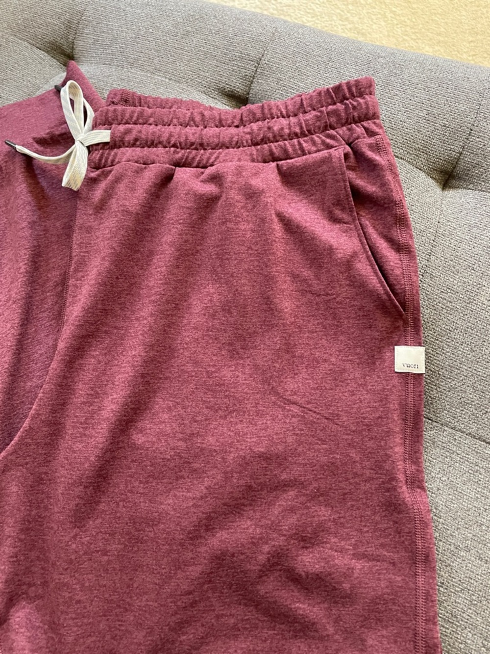 NWOT Vuori Drawstring Performance Jogger Pants L - Picture 2 of 3